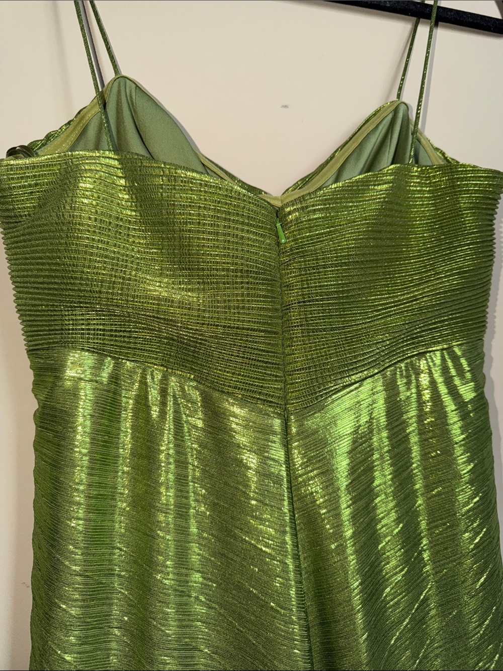 Mac Duggal 💚 Green Metallic Pleated Gown With 3D Flower - Picture 11 of 12
